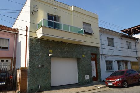 Casa à venda com 320m², 2 quartos e 10 vagasFachada