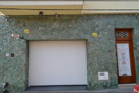 Casa à venda com 320m², 2 quartos e 10 vagasFachada