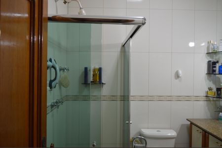 Casa à venda com 320m², 2 quartos e 10 vagasBanheiro Suíte