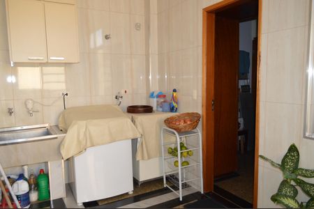 Casa à venda com 320m², 2 quartos e 10 vagasÁrea de Serviço