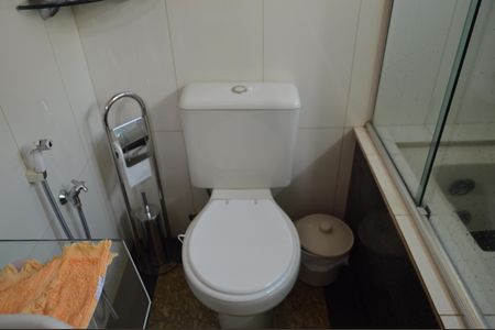 Casa à venda com 320m², 2 quartos e 10 vagasBanheiro Social