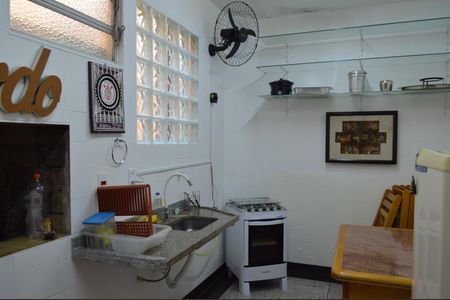 Casa à venda com 320m², 2 quartos e 10 vagasEdícula 