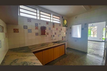 Casa à venda com 270m², 4 quartos e 4 vagasCozinha