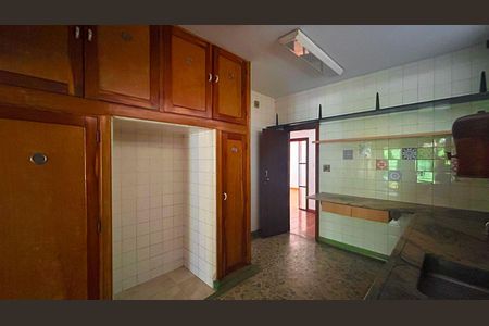 Casa à venda com 270m², 4 quartos e 4 vagasCozinha