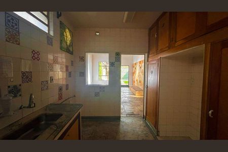 Casa à venda com 270m², 4 quartos e 4 vagasCozinha