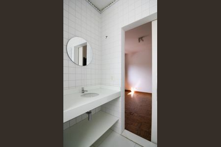 Casa à venda com 270m², 4 quartos e 4 vagasBanheiro da Suíte