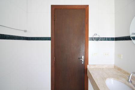 Casa à venda com 270m², 4 quartos e 4 vagasBanheiro Social 1