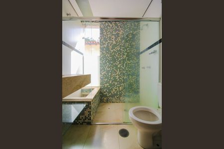 Casa à venda com 270m², 4 quartos e 4 vagasBanheiro Social 1