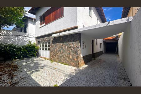 Casa à venda com 270m², 4 quartos e 4 vagasGaragem