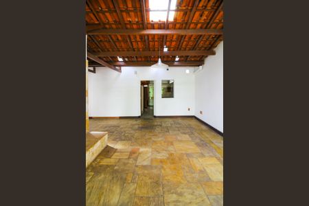 Casa à venda com 270m², 4 quartos e 4 vagasSala de TV