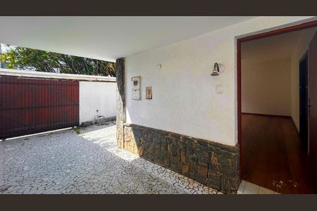 Casa à venda com 270m², 4 quartos e 4 vagasAcesso a Garagem