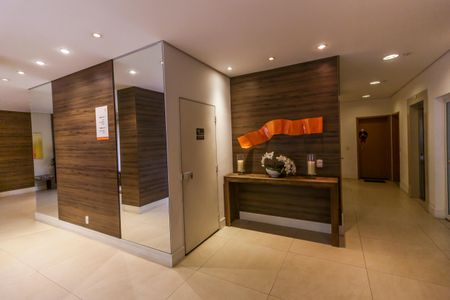 Apartamento à venda com 73m², 2 quartos e 2 vagasÁrea comum - Hall social