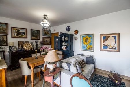 Apartamento à venda com 73m², 2 quartos e 2 vagasSala de TV