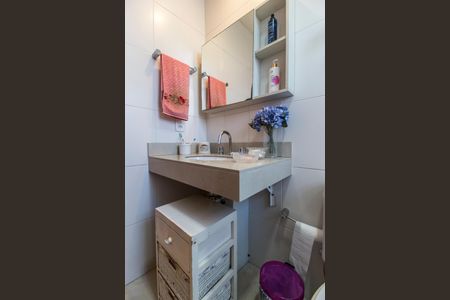 Apartamento à venda com 73m², 2 quartos e 2 vagasBanheiro 