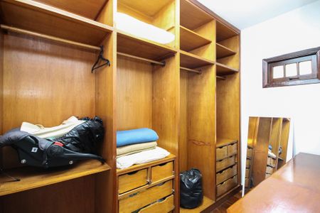 Casa para alugar com 479m², 6 quartos e 3 vagasCloset Suíte 1