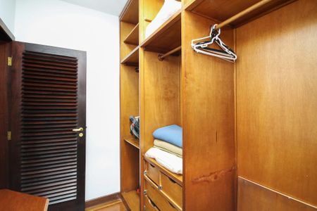 Casa para alugar com 479m², 6 quartos e 3 vagasCloset Suíte 1