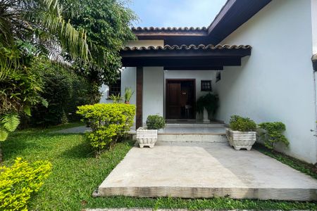 Entrada de casa para alugar com 6 quartos, 479m² em Vila Santo Antônio, Cotia