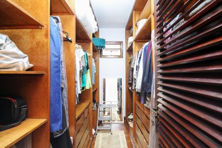 Casa para alugar com 479m², 6 quartos e 3 vagasCloset Suíte 2