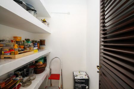 Casa para alugar com 479m², 6 quartos e 3 vagasDespensa