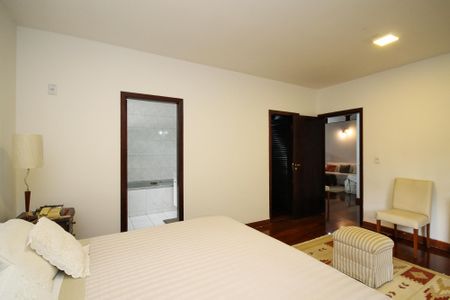 Casa para alugar com 479m², 6 quartos e 3 vagasSuíte 2