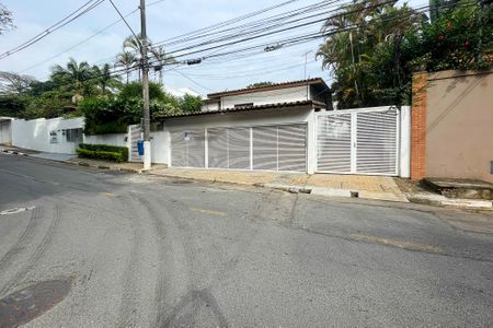 Casa para alugar com 479m², 6 quartos e 3 vagasFachada