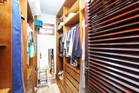 Casa para alugar com 479m², 6 quartos e 3 vagasCloset Suíte 2