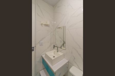 Apartamento à venda com 44m², 2 quartos e 1 vaga Apartamento à venda com 44m², 2 quartos e 1 vagaBanheiro