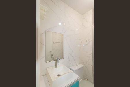Banheiro de apartamento para alugar com 2 quartos, 44m² em Fátima, Canoas