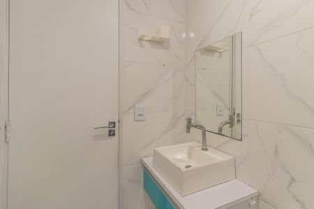 Apartamento à venda com 44m², 2 quartos e 1 vaga Apartamento à venda com 44m², 2 quartos e 1 vagaBanheiro