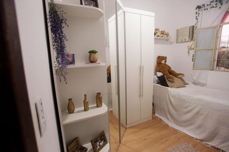 Casa à venda com 244m², 4 quartos e 3 vagas Casa à venda com 244m², 4 quartos e 3 vagasQuarto 4