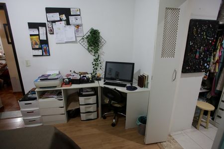 Casa à venda com 244m², 4 quartos e 3 vagas Casa à venda com 244m², 4 quartos e 3 vagasQuarto 2