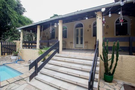 Casa à venda com 244m², 4 quartos e 3 vagas Casa à venda com 244m², 4 quartos e 3 vagasÁrea Externa