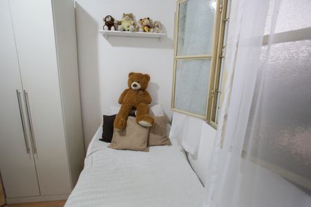 Casa à venda com 244m², 4 quartos e 3 vagas Casa à venda com 244m², 4 quartos e 3 vagasQuarto 4