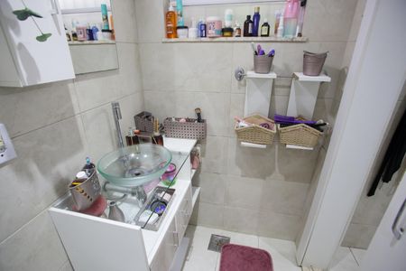 Casa à venda com 244m², 4 quartos e 3 vagas Casa à venda com 244m², 4 quartos e 3 vagasBanheiro da Suíte