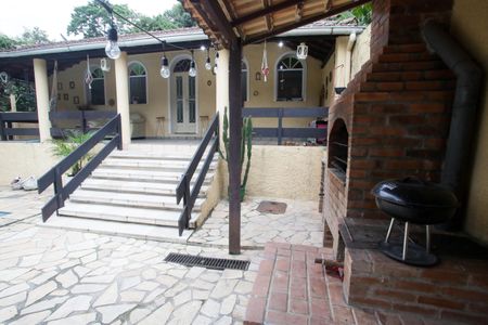 Casa à venda com 244m², 4 quartos e 3 vagas Casa à venda com 244m², 4 quartos e 3 vagasÁrea Externa