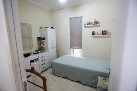 Casa à venda com 244m², 4 quartos e 3 vagas Casa à venda com 244m², 4 quartos e 3 vagasQuarto 1