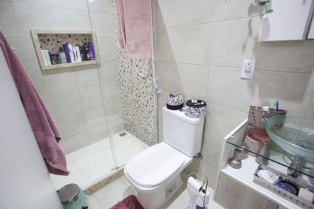 Casa à venda com 244m², 4 quartos e 3 vagas Casa à venda com 244m², 4 quartos e 3 vagasBanheiro da Suíte