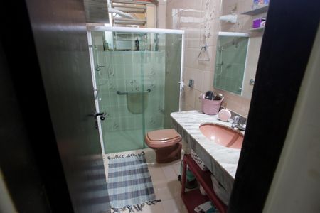 Casa à venda com 244m², 4 quartos e 3 vagas Casa à venda com 244m², 4 quartos e 3 vagasBanheiro