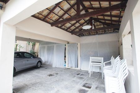 Casa à venda com 244m², 4 quartos e 3 vagas Casa à venda com 244m², 4 quartos e 3 vagasQuintal