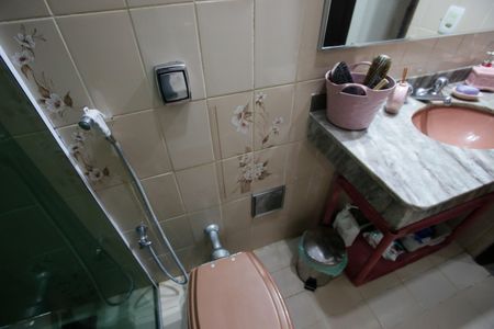 Casa à venda com 244m², 4 quartos e 3 vagas Casa à venda com 244m², 4 quartos e 3 vagasBanheiro