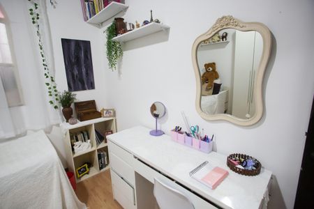 Casa à venda com 244m², 4 quartos e 3 vagas Casa à venda com 244m², 4 quartos e 3 vagasQuarto 4