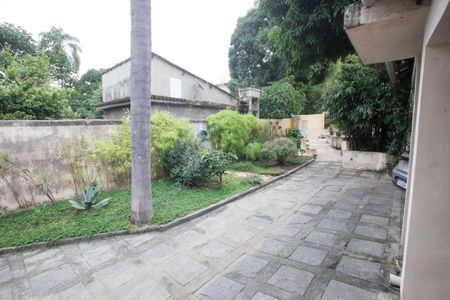 Casa à venda com 244m², 4 quartos e 3 vagas Casa à venda com 244m², 4 quartos e 3 vagasÁrea Externa