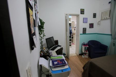 Casa à venda com 244m², 4 quartos e 3 vagas Casa à venda com 244m², 4 quartos e 3 vagasQuarto 2