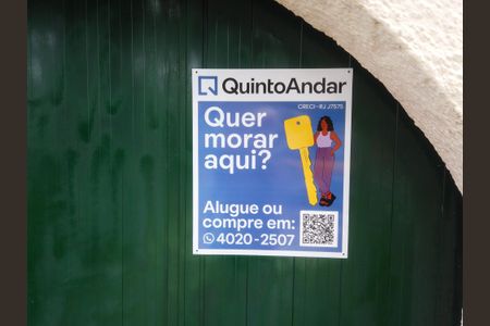 Casa à venda com 244m², 4 quartos e 3 vagas Casa à venda com 244m², 4 quartos e 3 vagasPlaca