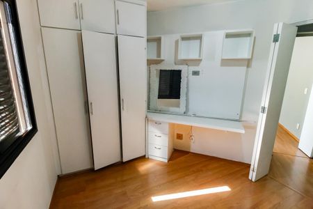 Apartamento para alugar com 78m², 3 quartos e 2 vagasQuarto 2 - Armários