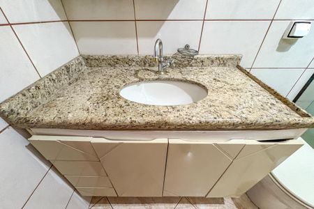 Casa à venda com 159m², 3 quartos e 3 vagasBanheiro 2