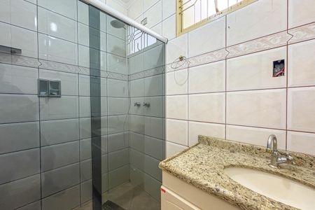 Casa à venda com 159m², 3 quartos e 3 vagasBanheiro 2
