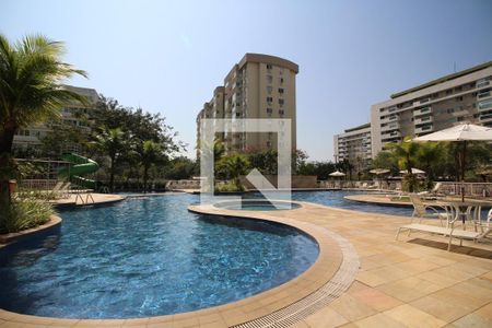 Apartamento à venda com 65m², 2 quartos e 1 vagaÁrea comum - Piscina