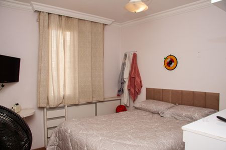 Apartamento à venda com 101m², 4 quartos e 1 vagaQuarto 2