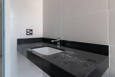 Apartamento à venda com 112m², 3 quartos e 2 vagasBanheiro da Suíte